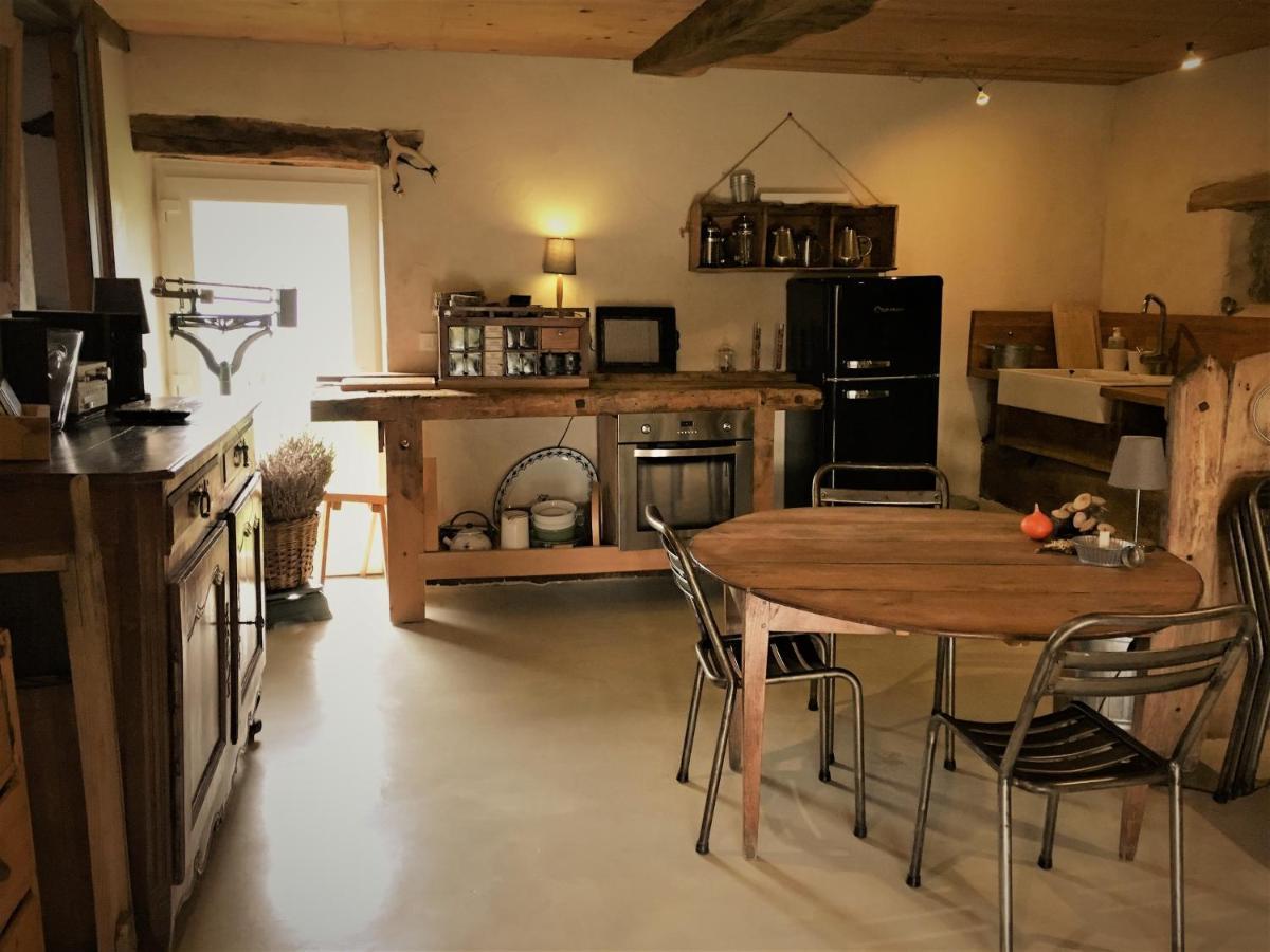 Suites De Campagne Les Eydieux, Petits Dejeuners Inclus Saint-Angel  Ngoại thất bức ảnh